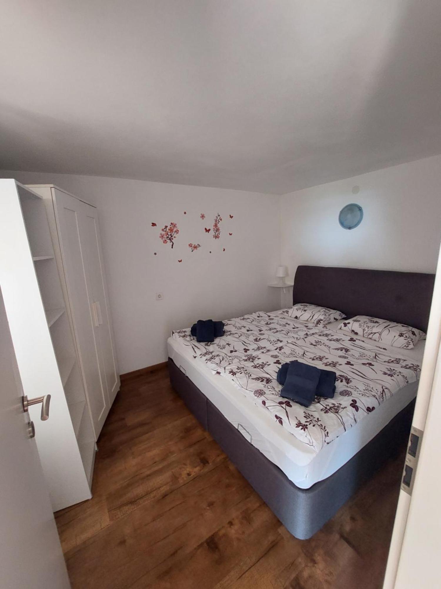 Apartma Ursa *